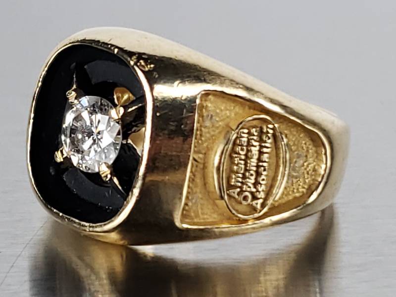 lot 2 image: Mens Brilliant Diamond Ring in 14k Yellow Gold - $9150 Retail