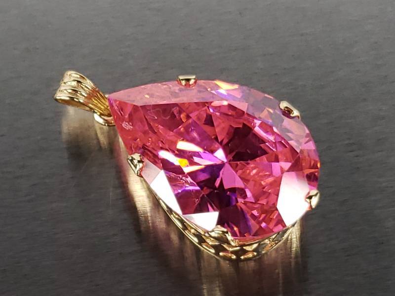 lot 8 image: 48ct Pink Sapphire Pendant in 14k Yellow Gold