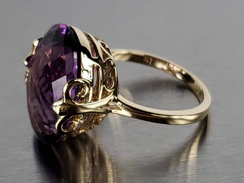 lot 14 image: 17ct Natural Amethyst Ring in 18k Gold - $4100 Retail