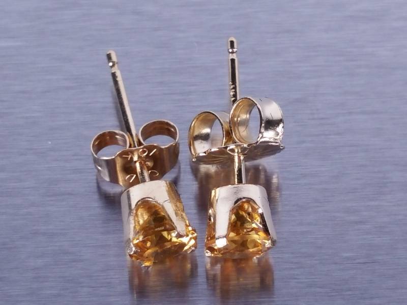 lot 74 image: Citrine 14k Gold Studs