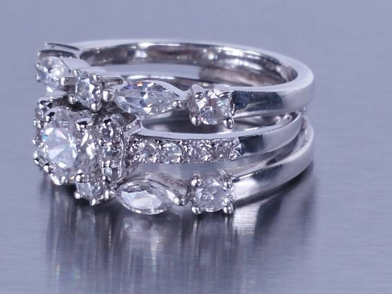 lot 80 image: Two Piece Wedding Set in Sterling Silver