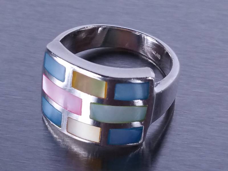 lot 91 image: Sterling Silver Inlaid Ring