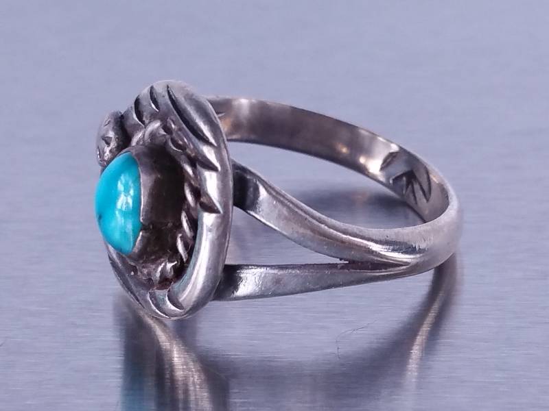 lot 93 image: Handmade Turquoise Sterling Silver Southwest Ring
