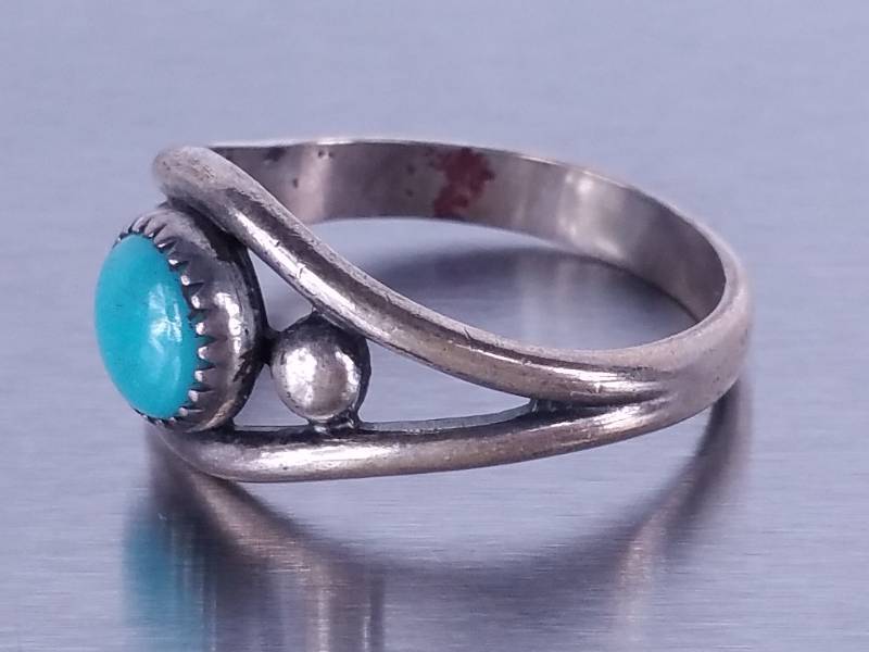 lot 95 image: Handmade Turquoise Sterling Silver Southwest Ring