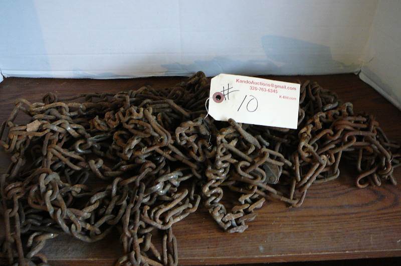 lot 10 image: 2- Tire Chains 6 c 11