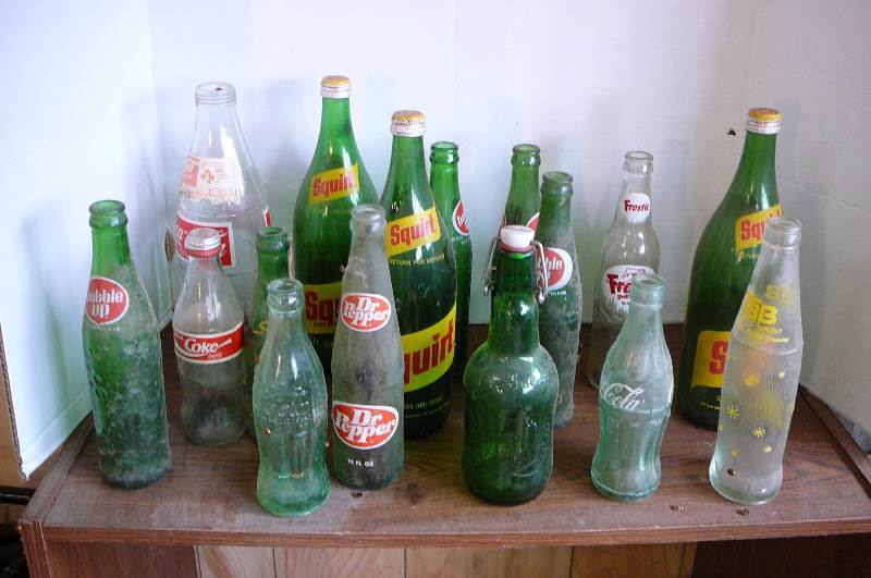 lot 18 image: Vintage Pop Bottles