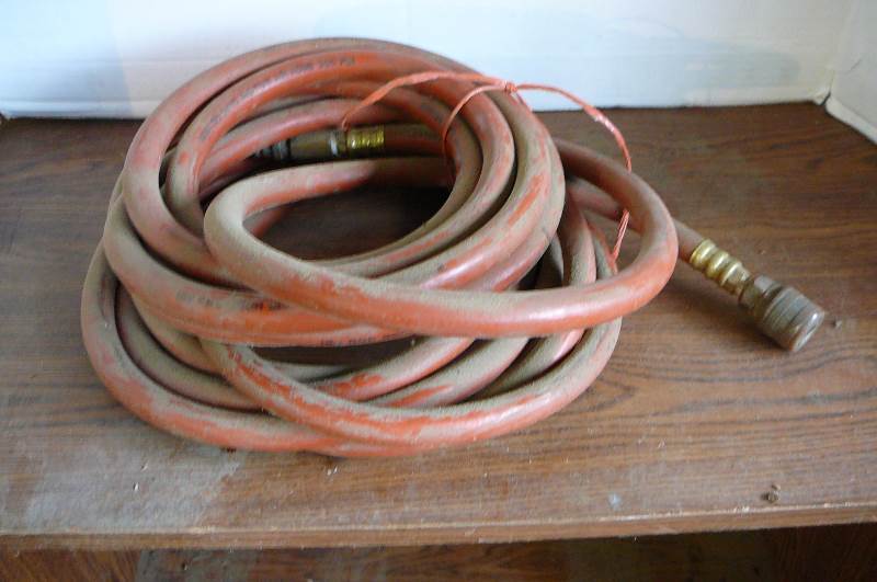 lot 20 image: Air hoses