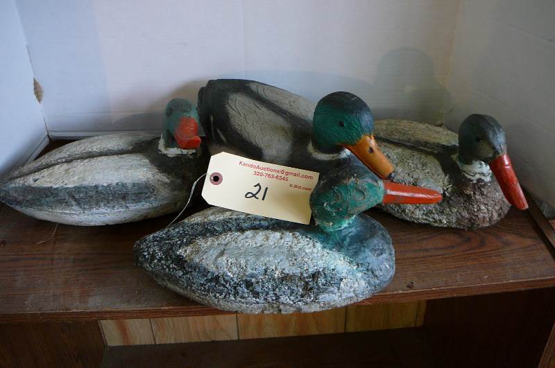 lot 21 image: Decoys