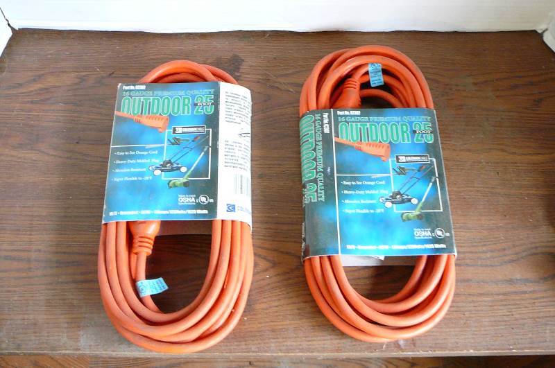 lot 31 image: Extension cords