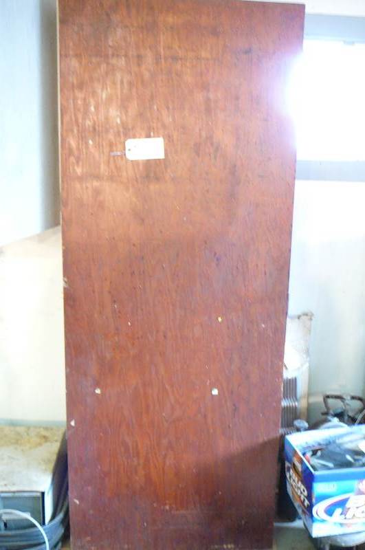 lot 37 image: Wooden cupboard with 5 shelves