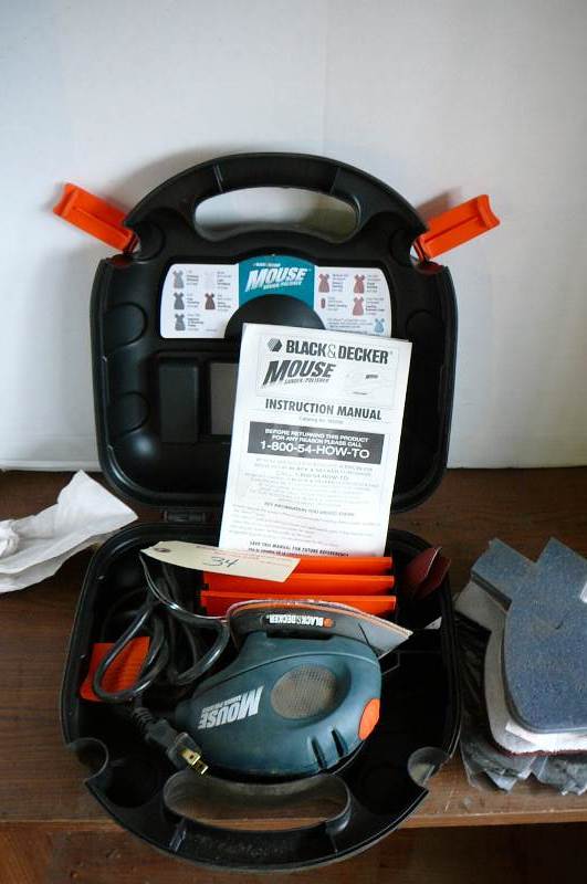 lot 34 image: Black & Decker Mouse sanderpolisher kit