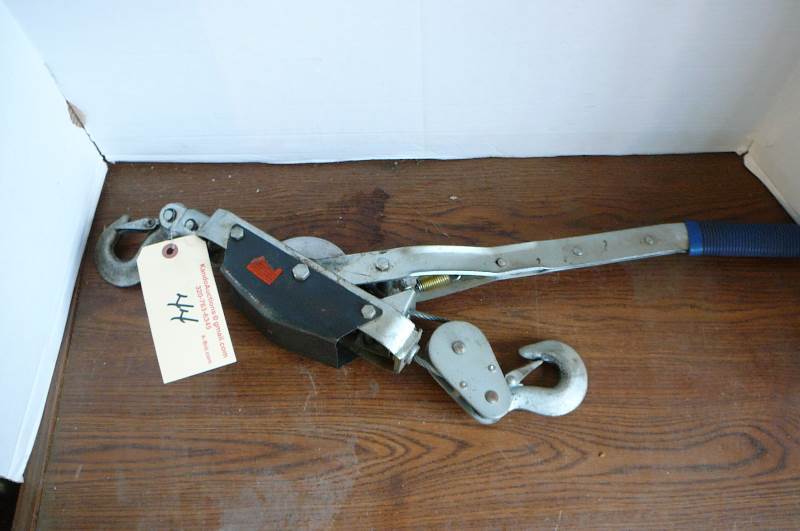 lot 44 image: Cable Tugger