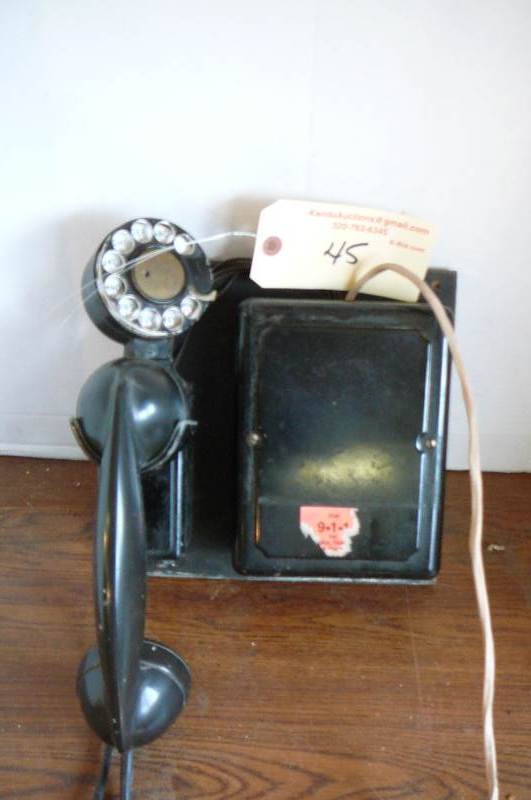 lot 45 image: Vintage wall phone & Desk phone