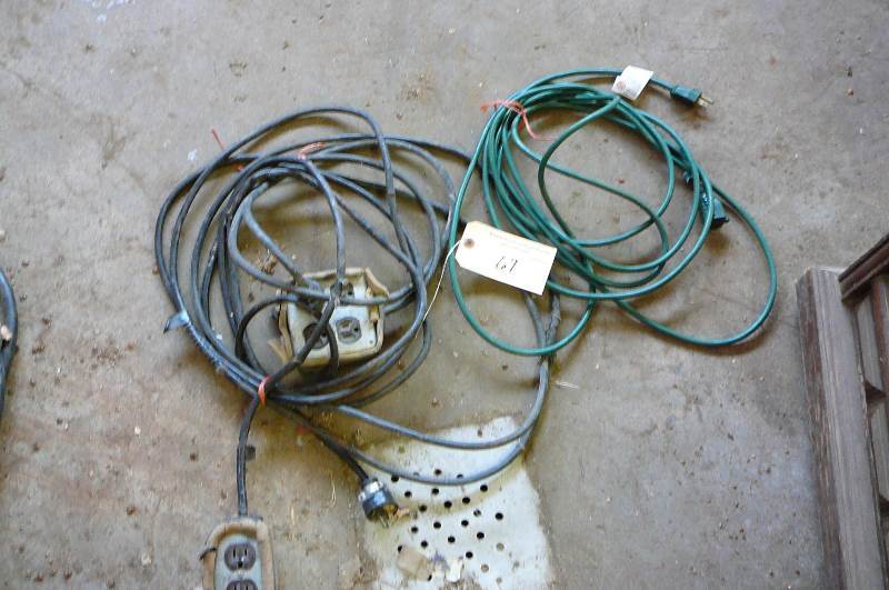 lot 67 image: Extension cords 3 counts