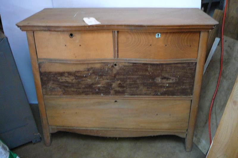 lot 81 image: Dresser 40 x 19 x 32 DIY project
