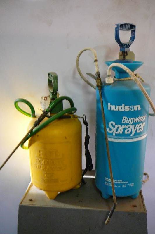 lot 93 image: R& L Compact Sprayer 2 gallons, Hudson bug wiser sprayer 3 gallon