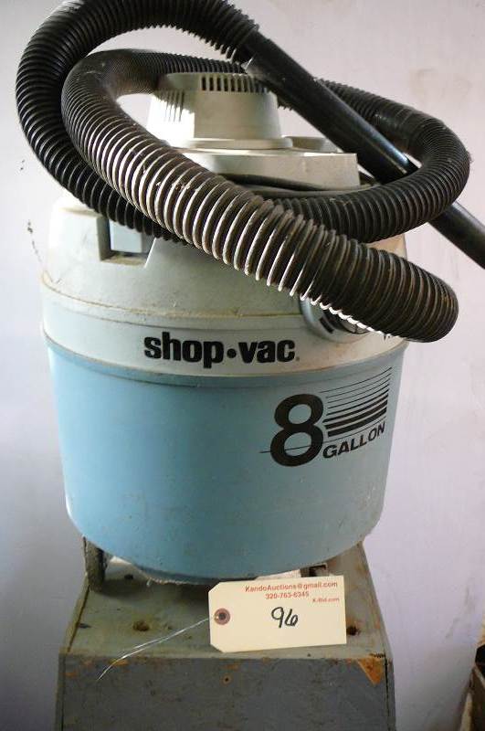 lot 96 image: Shop vac wet dry 8 gallon with extra attachments