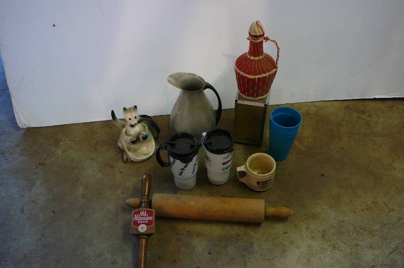 lot 115 image: Old Milwaukee beer tap, rolling pin, coffee mugs, napkin holder, old jar, collector decoration