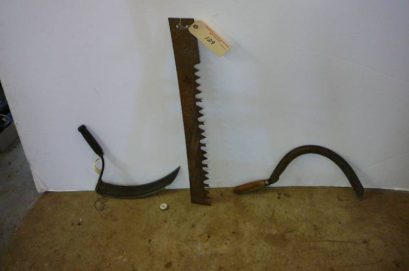 lot 129 image: 2- Vintage hand sys, 1 Vintage blade