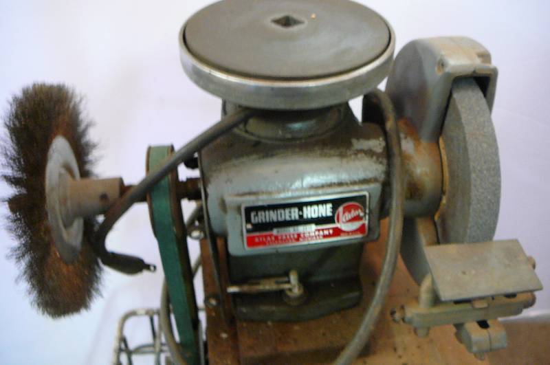lot 132 image: Grinder- Hone model #2410 made by atlas works