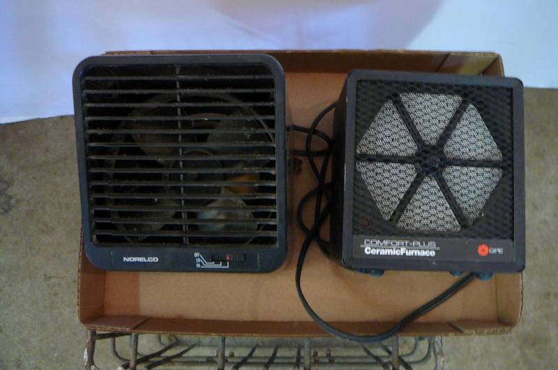 lot 133 image: 2- Ceramic heaters 1 norelco, 1 comfort plus, Both work