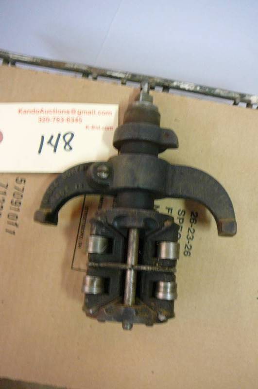 lot 148 image: Vintage lisle cylinder ridge reamer