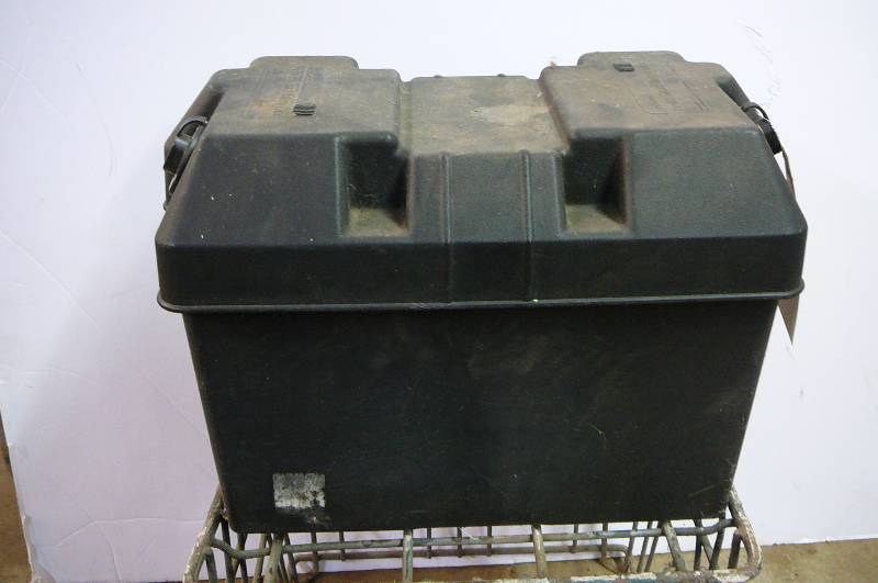 lot 149 image: Aftwood power guard battery case like new