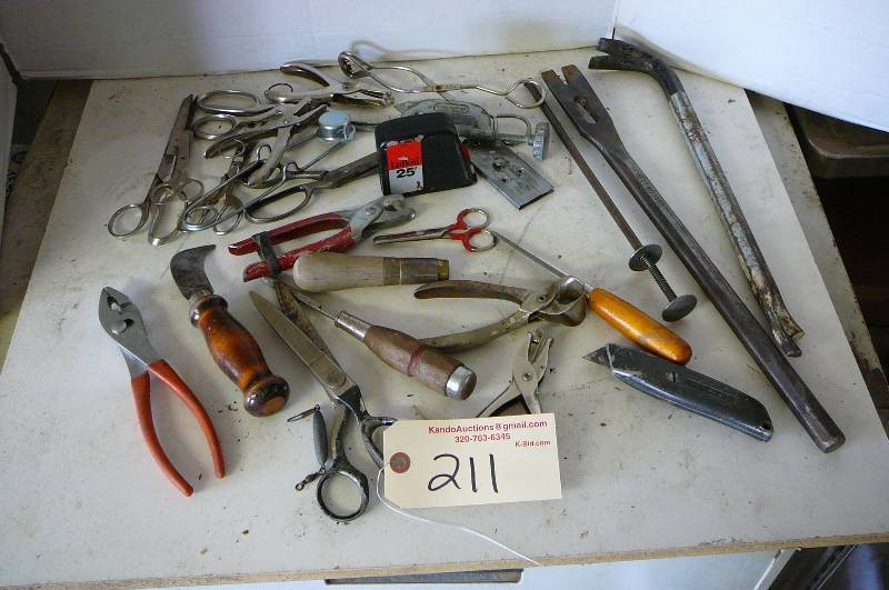 lot 211 image: Hand Tools