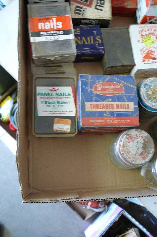 lot 216 image: Miscellaneous Sized Nails
