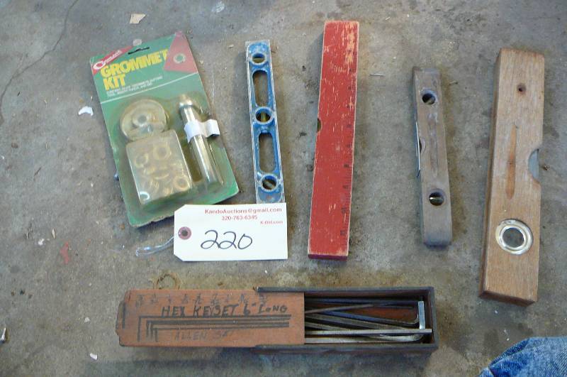 lot 220 image: Hand Tools