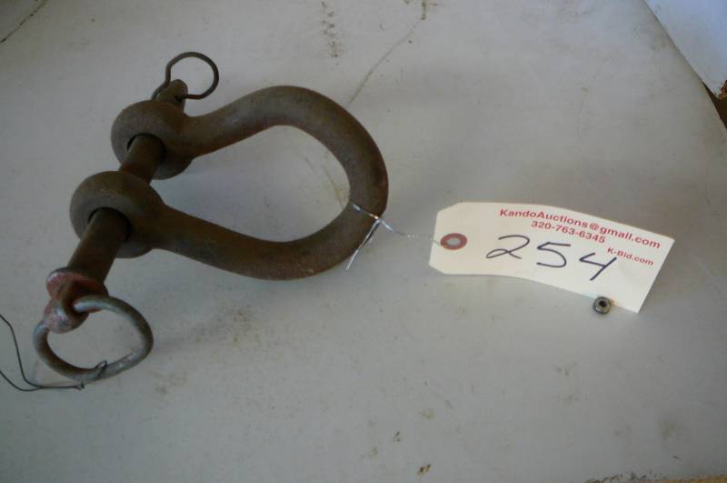 lot 254 image: Clevis & Pin