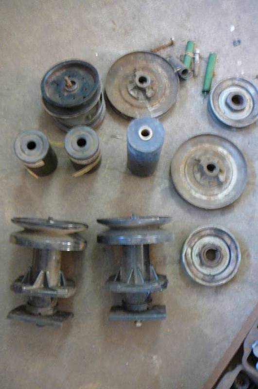 lot 255 image: Lawn Mower Parts