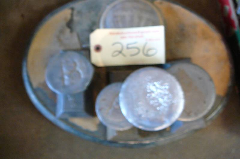 lot 256 image: Lead