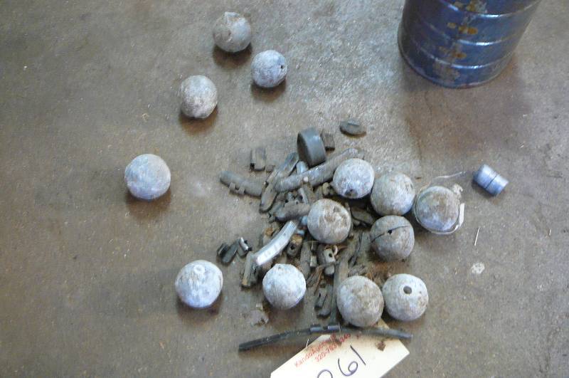 lot 261 image: Lead