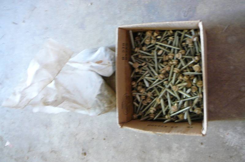 lot 262 image: Steel Building Screws