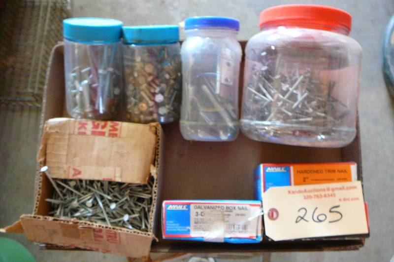 lot 265 image: Miscellaneous lot of hardware