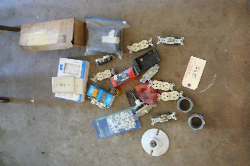 lot 295 image: Electrical Items