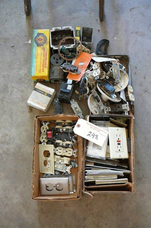 lot 298 image: Electrical Items