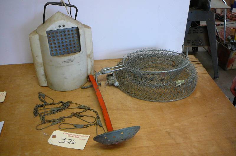 lot 326 image: Fishing Items