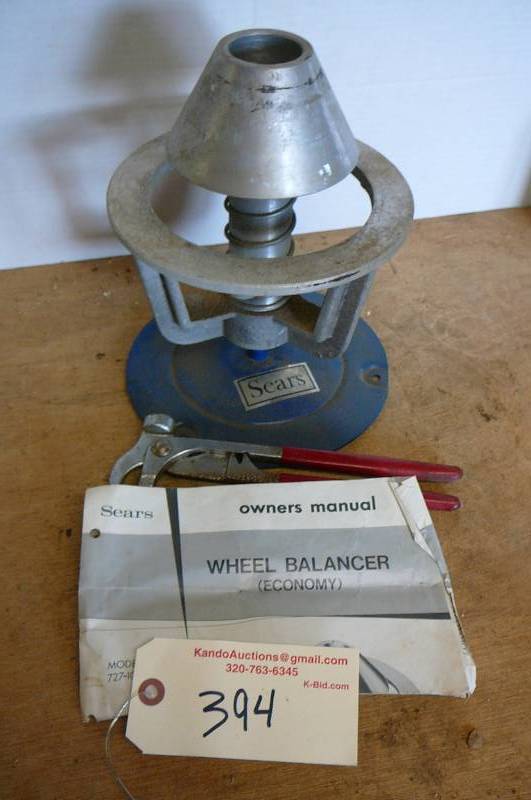 lot 394 image: Wheel Balancer