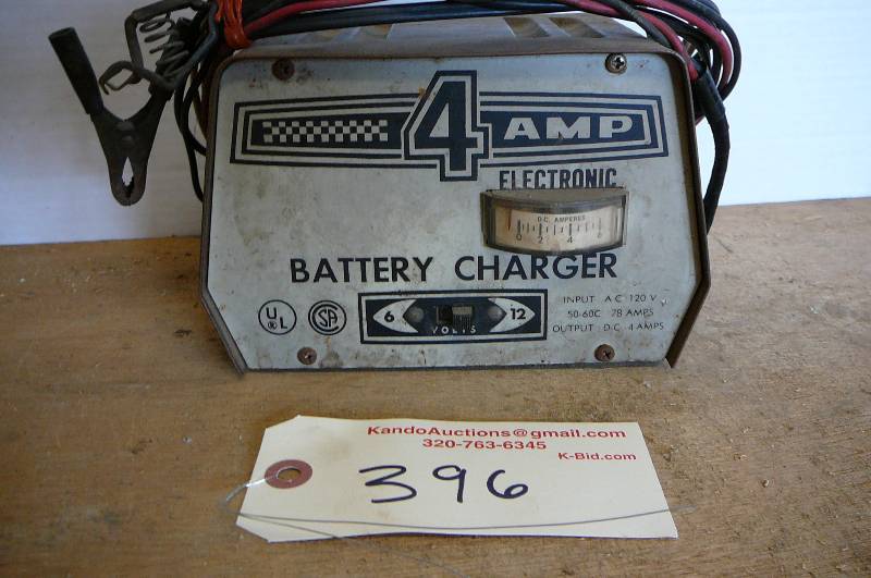 lot 396 image: Battery Charger