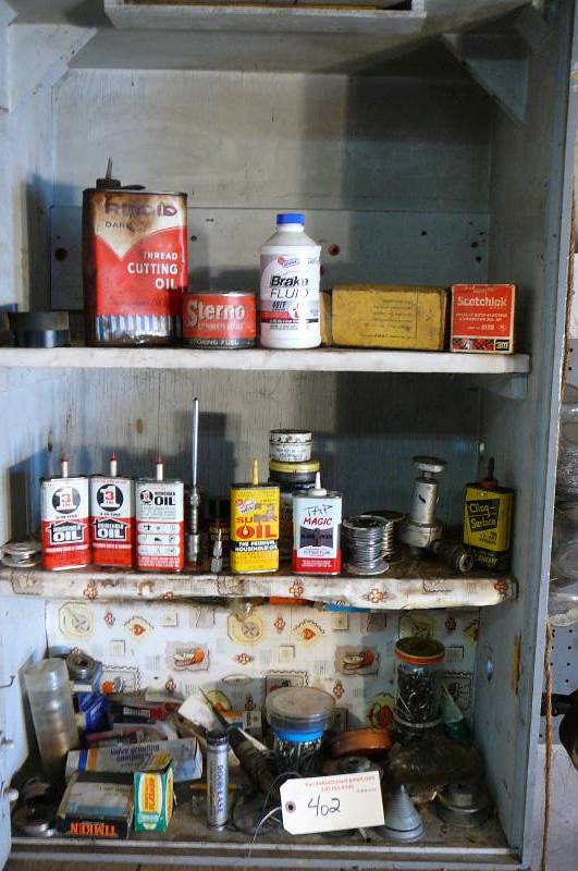lot 402 image: Shop Items