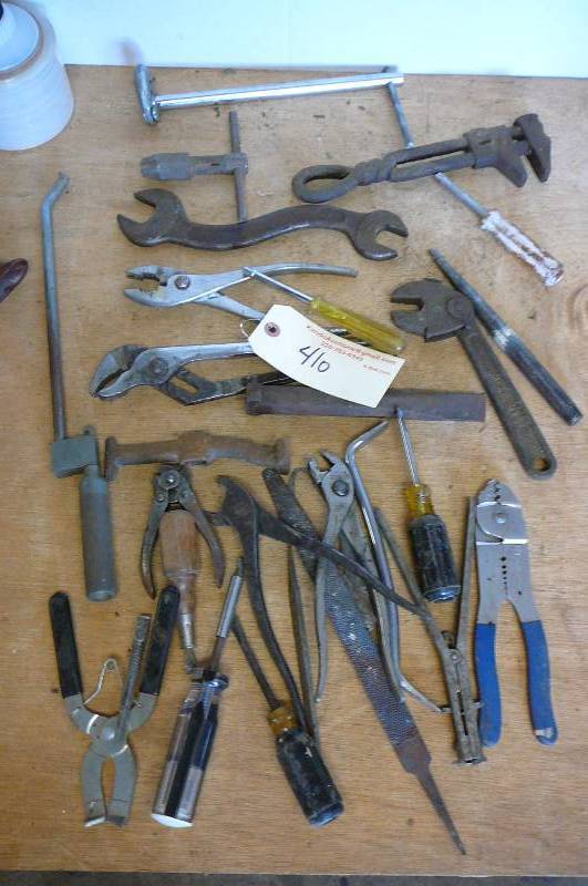 lot 410 image: Hand Tools