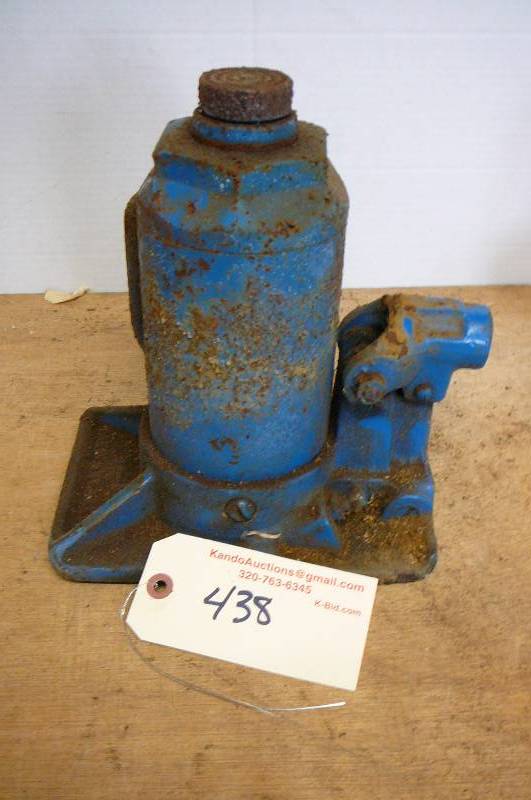 lot 438 image: Hydraulic Jack
