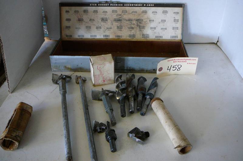 lot 458 image: Miscellaneous Bits