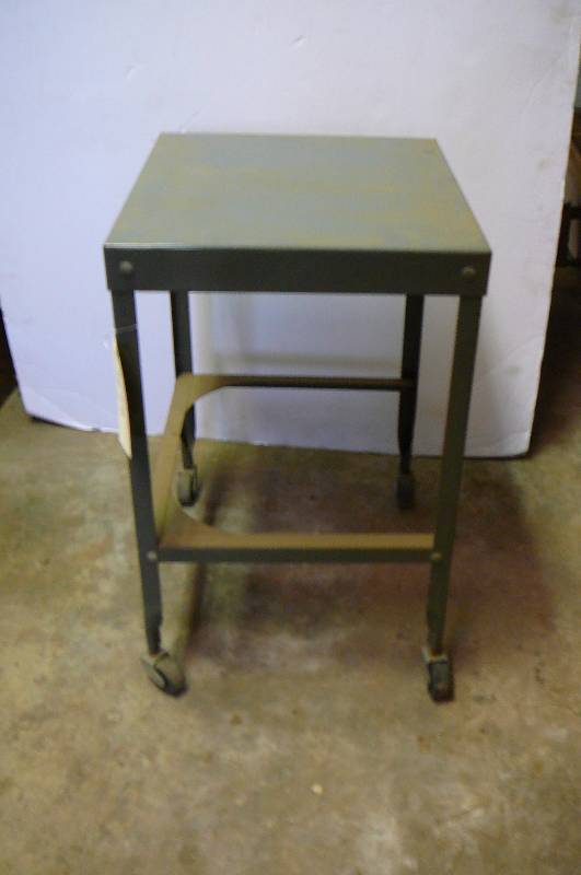 lot 479 image: Steel Stand On Casters
