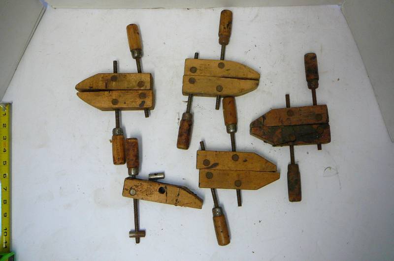 lot 511 image: Wood Clamps