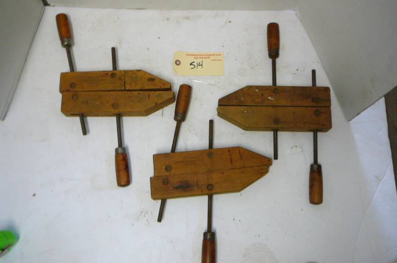 lot 514 image: Wood Clamps
