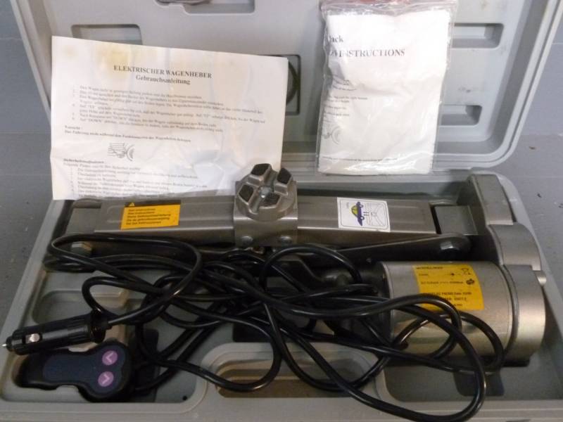 12 Volt Electric Jack