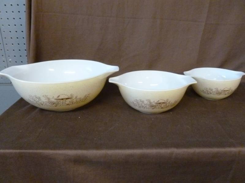 Pyrex Mixing Bowl Set